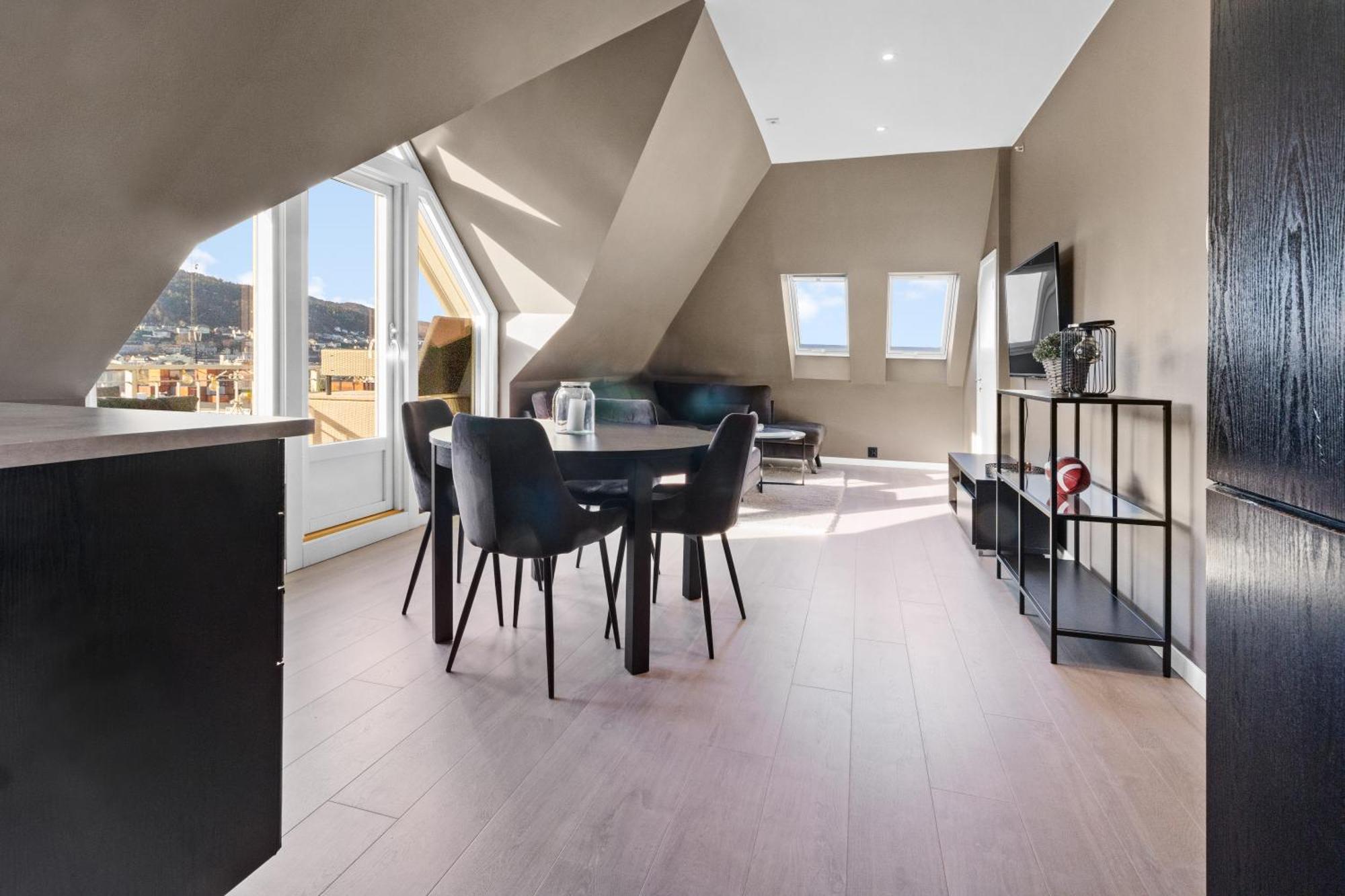 Penthouse In Apartment